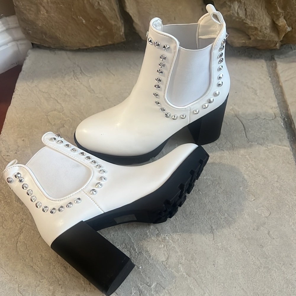Nicole Miller Boots